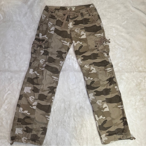 Vintage Y2K Abercrombie & Fitch Low Rise Camo Cargo Pants Size Small - Picture 7 of 14